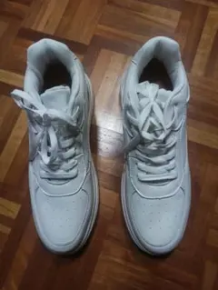 uateeffシークレットシューズ白色 27cm　8cm調整用の靴底欠品