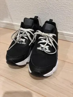 Nike ブラック/ホワイト スニーカー