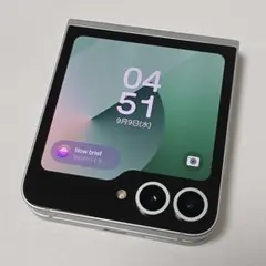 美品】Galaxy Z Flip5【付属品完備】SIMフリー判定○ au国内版 - メルカリ