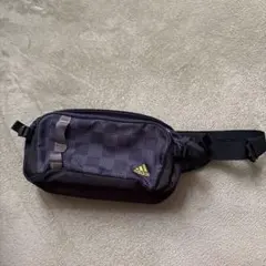 adidas ボディバッグ ウエストポーチ チェック柄のサムネイル