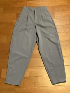 GU センタープレスのパンツ