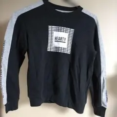 HEARTY プリント トレーナー 黒とグレー
