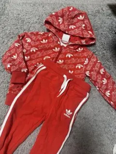 着用３回程度⭐︎美品⭐︎adidas ⭐︎赤 ⭐︎パーカー　パンツセット⭐︎９０サイズ