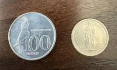 1/2フランと100ルピア、硬貨セットのサムネイル