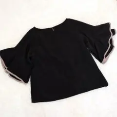 リヴィエッタ RIVIETTA フリル袖 黒 トップス