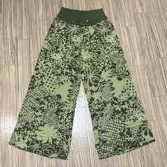 ボタニカル総柄 ワイドパンツ グリーン イージーパンツ リラックス フレア 軽量