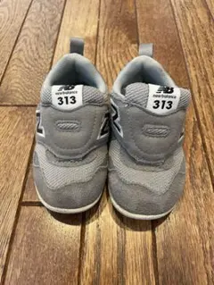 New Balance 313 ベビーシューズ グレー 13cmのサムネイル
