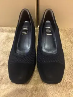 美品fitfit 撥水 ウェッジソール パンプス ネイビー22.5 コンフォートのサムネイル