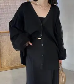 【かなり美品】ミスティック　チュールスリーブカーディガン　ブラック　黒　トップスのサムネイル