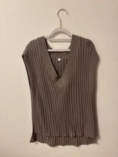 リブ編みブラウンニットベスト