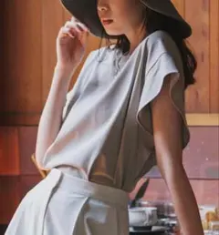 UNFILO フレアスリーブTシャツ Mサイズのサムネイル