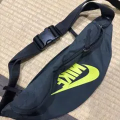 NIKE ボディバッグ ブラック ネオングリーンロゴ