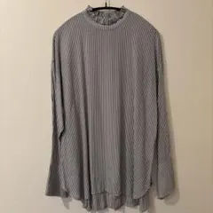 【美品】スピックアンドスパン　フリルカラーストライプシャツのサムネイル