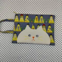 フラットポーチ①　猫柄　ハンドメイド