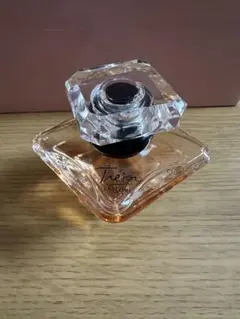 LANCOME Tresor オー ドゥ パルファン 30mLのサムネイル
