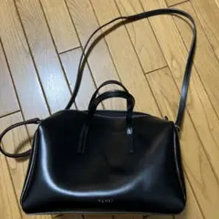 YAHKI ブラック ショルダーバッグ