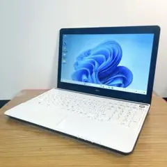ホワイトNECノート8ギガ大容量750ギガwin11 オフィスブルーレイカメラ