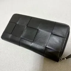 イントレチャート 長財布 ラムレザー本革 ラウンドファースナー ブラック 大容量