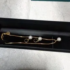 新春５０％引 新品パールネックレスとピアスセット今だけ立派なケース付ゴールド