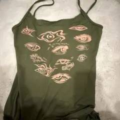 オリーブグリーン タンクトップ 目のデザイン