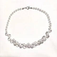 パールとクリスタルのネックレス