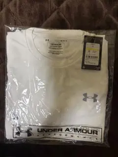 UNDER ARMOUR パフォーマンスホワイト Tシャツ