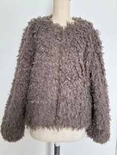 お値下げ グレージュ ノーカラージャケット ファー風 軽い