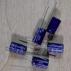 電解コンデンサ 100μF 50V 5個セットのサムネイル