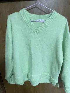 ミントグリーン Vネック セーター 長袖
