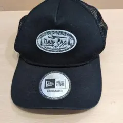 コ*ン様 New Era ブラック トラッカーメッシュキャップ