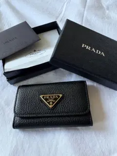 (未使用)PRADA ブラック レザー キーケース