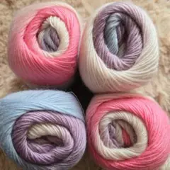 ウール100%　毛糸4玉　編み物　グラデーション