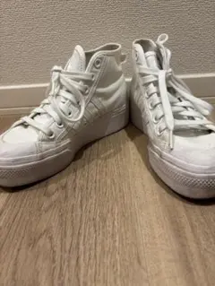 こ*ぎ様 adidas Nizza Platform Wスニーカー ホワイト - メルカリ