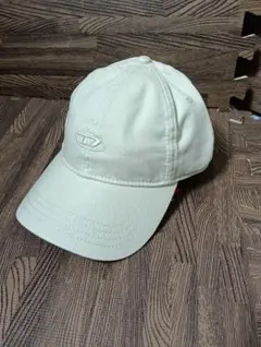 試着程度　ディーゼル　Dロゴ　キャップ　ベースボールキャップ　アイボリー