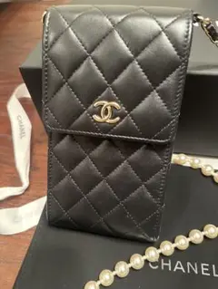 CHANEL ブラック キルティングショルダーバッグ