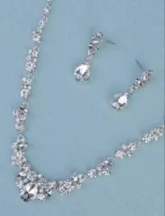 【美品】結婚式に最適♡ネックレス　ピアス セット