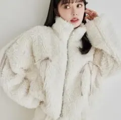 ❤︎NICE CLAUP 2way ボアリボンショートジャケット　短丈　ホワイト