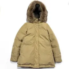 【美品/レディースM】ピレネックス ボルドーファー ダウンコート ベージュ 38のサムネイル