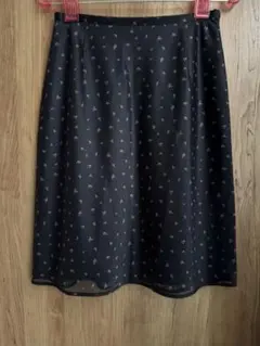 KUMIKYOKU フラワープリント シフォンスカート ひざ丈 黒