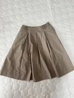 ベージュ フレアスカート ひざ丈 ユニクロ