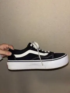 VANS Old Skool ブラック ホワイト スニーカーのサムネイル