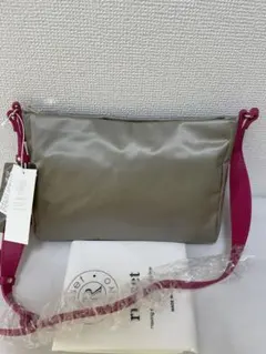 Item thumbnail for item 85ba9cf8-e8e8-4496-9ee6-b20a66db55dd