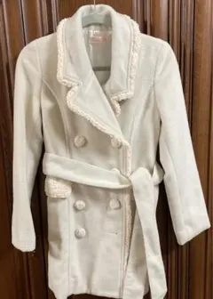 LIZLISAのTRALALA ホワイト ダブルブレストコート