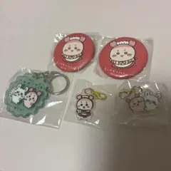 ちいかわレストラン 缶バッジ カニちゃん　モモンガ