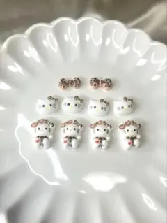 ハローキティ8個ヒョウ柄リボン2個