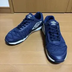 UMBRO（アンブロ） スニーカー／トレーニングシューズ ネイビー × ホワイト