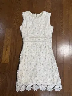 花柄レース ノースリーブ ひざ丈ワンピース