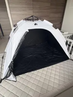 【美品】ロゴス　ワンタッチテント　UVカット99% 遮光率100% 組立て簡単のサムネイル
