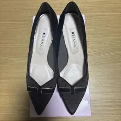 【ダイアナ】大人可愛い！ミドルヒールパンプス　ブラウンドット　フラワーカット