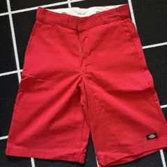 ディッキーズ　ルーズフィット レッドショートパンツ